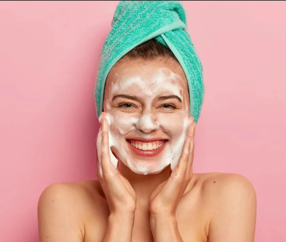 The Ultimate Guide to Face Cleansing Products for Men: Finding the Right Fit for Your Skin